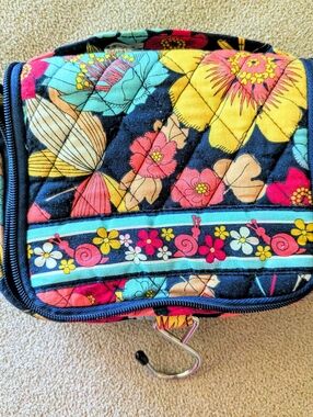 Vera Bradley Navy Floral Quilted Hanging Travel Organizer